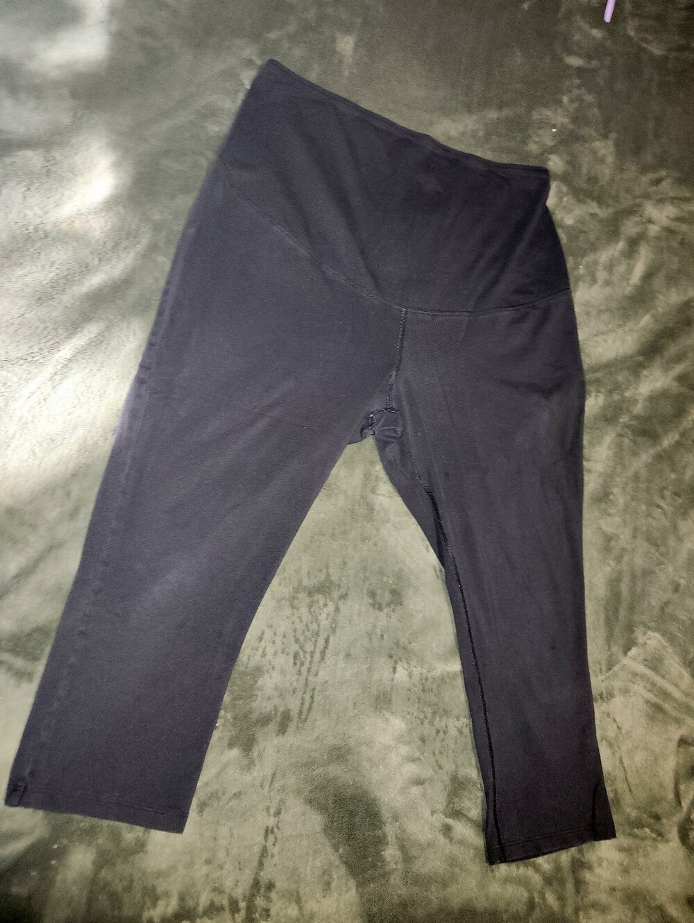 Isabel Maternity Capri Leggings